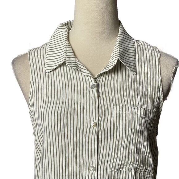 Blue B Collection Ivory & Green Button Down Sleeveless Collared Blouse (Size: M) - Picture 4 of 11